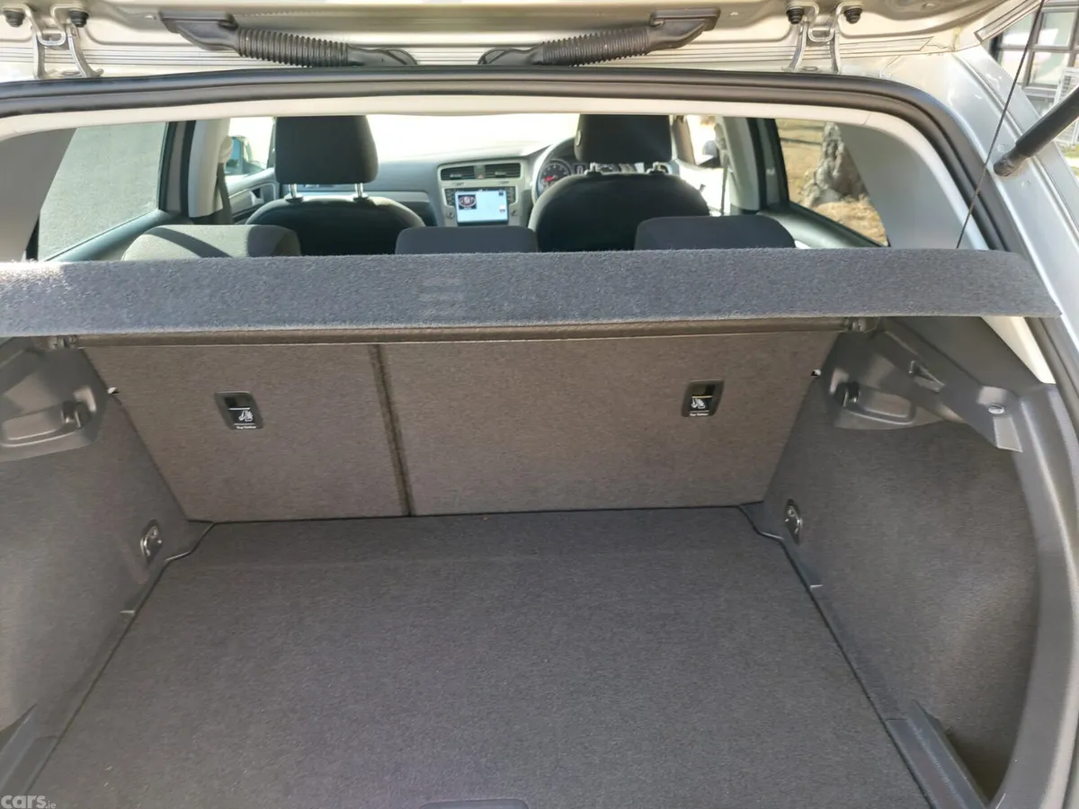 Volkswagen Golf Hatchback, Petrol, 2016, Silver