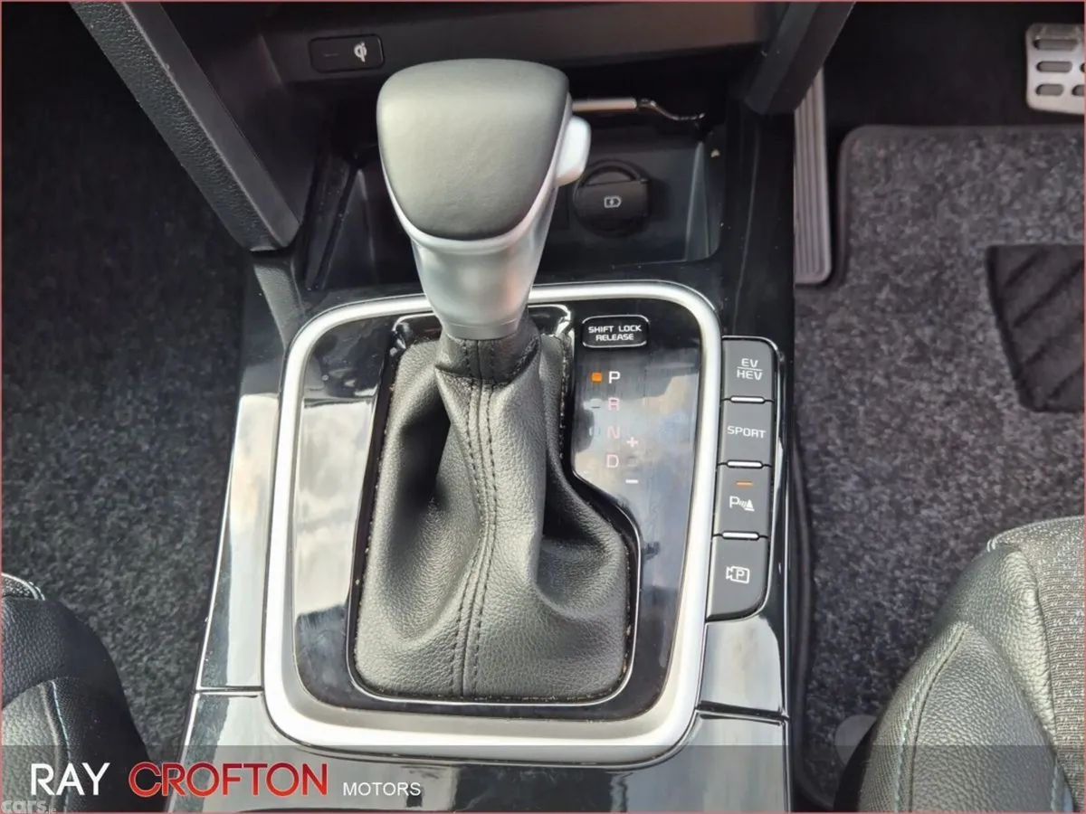 Kia Ceed Estate, Petrol Plug-in Hybrid, 2022, Red