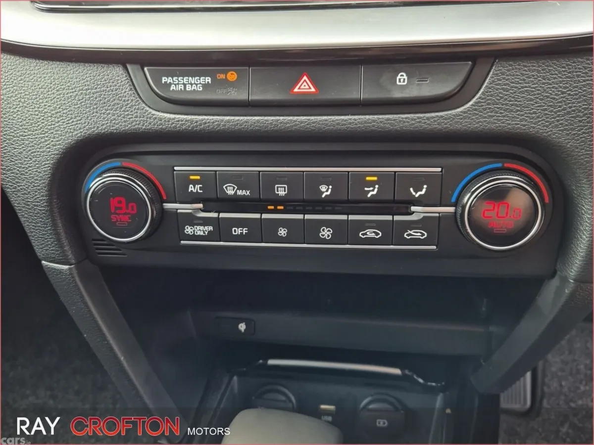 Kia Ceed Estate, Petrol Plug-in Hybrid, 2022, Red
