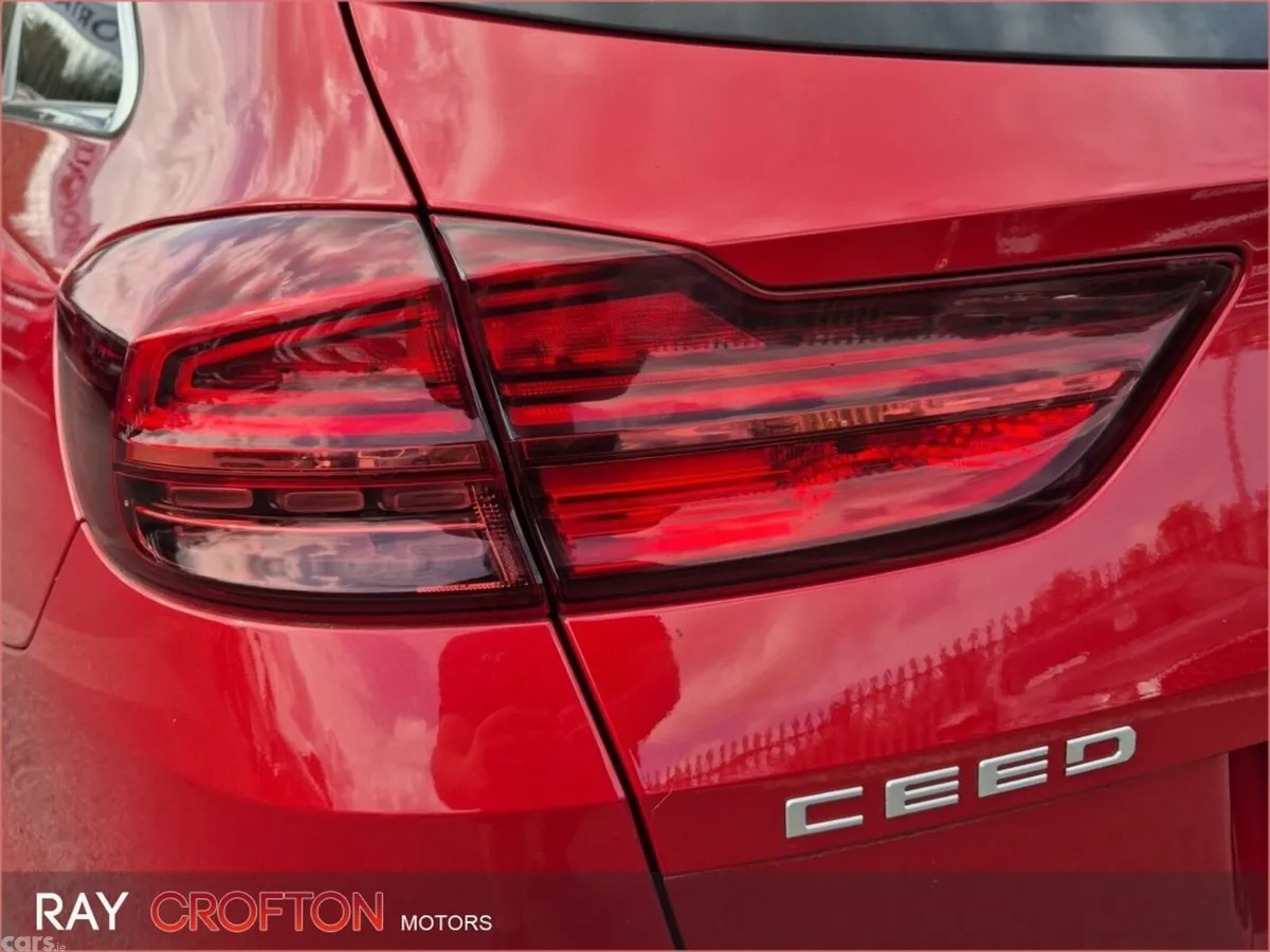 Kia Ceed Estate, Petrol Plug-in Hybrid, 2022, Red