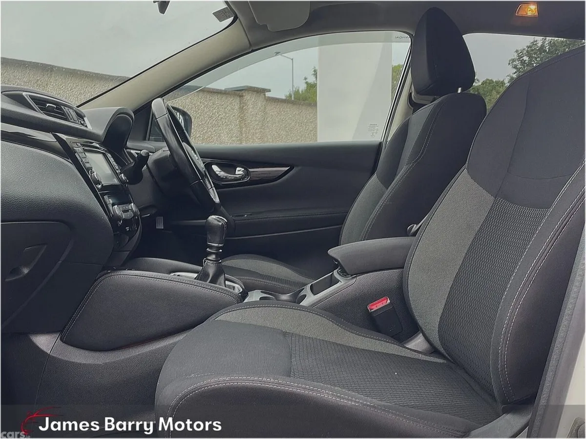 Nissan Qashqai MPV, Diesel, 2019, White