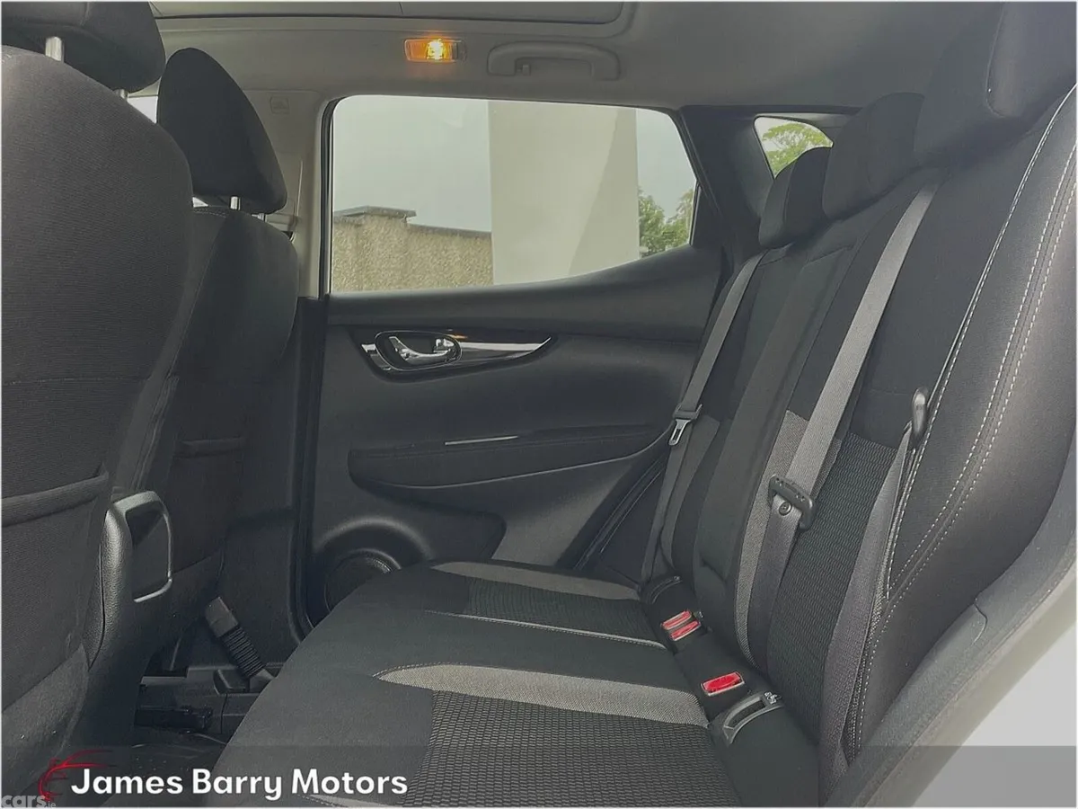 Nissan Qashqai MPV, Diesel, 2019, White
