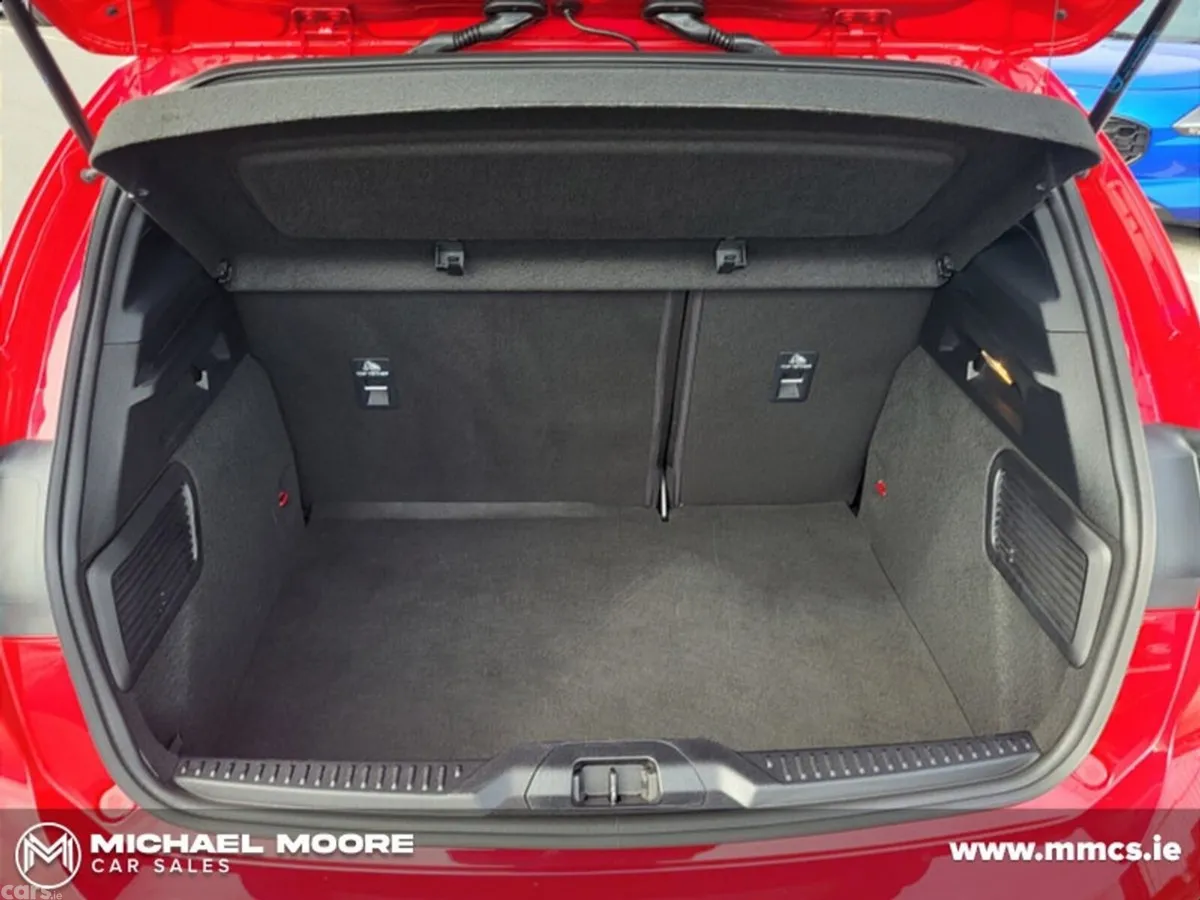 Ford Focus Hatchback, Petrol, 2024, Red