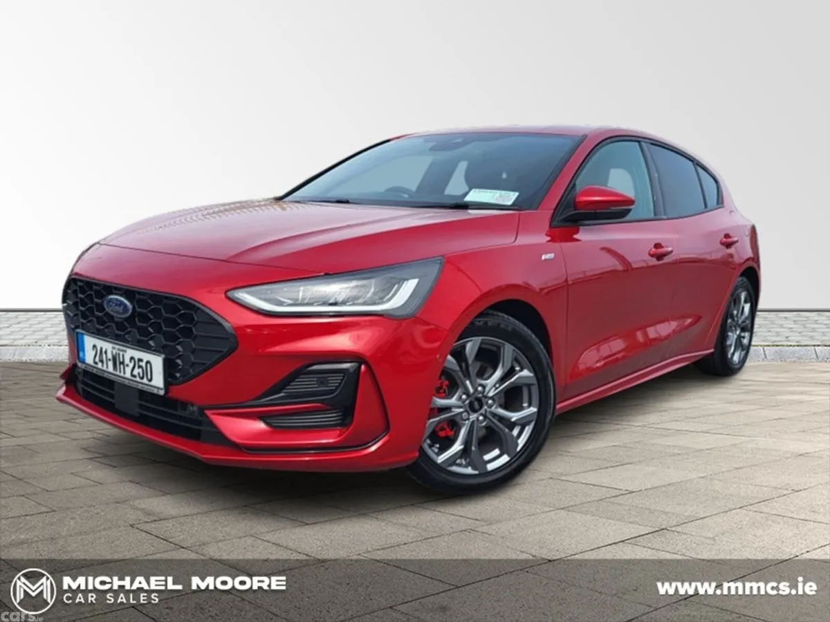 Ford Focus Hatchback, Petrol, 2024, Red