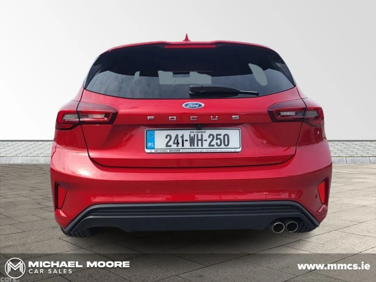 Ford Focus Hatchback, Petrol, 2024, Red