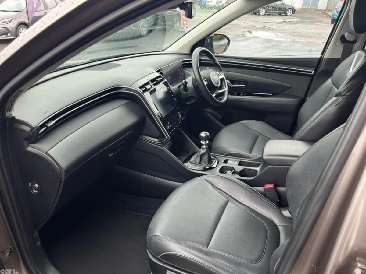 Hyundai Tucson MPV, Diesel, 2023, Brown
