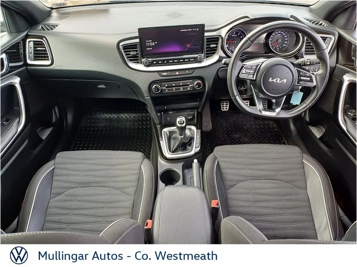 Kia Ceed Hatchback, Petrol, 2023, Grey