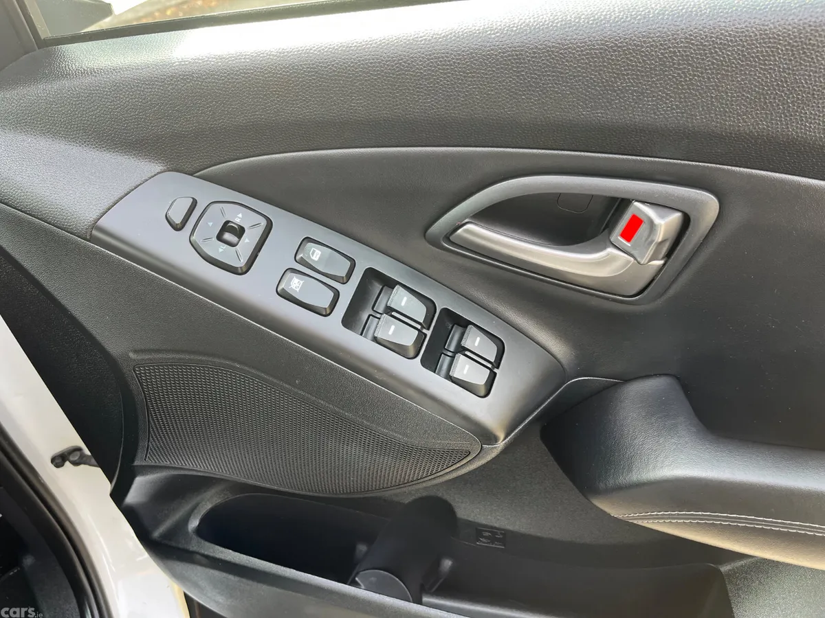 Hyundai ix35 SUV, Diesel, 2015, White