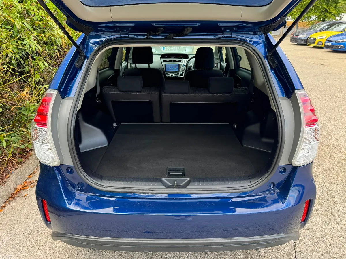 Toyota Prius Estate, Petrol Hybrid, 2014, Blue