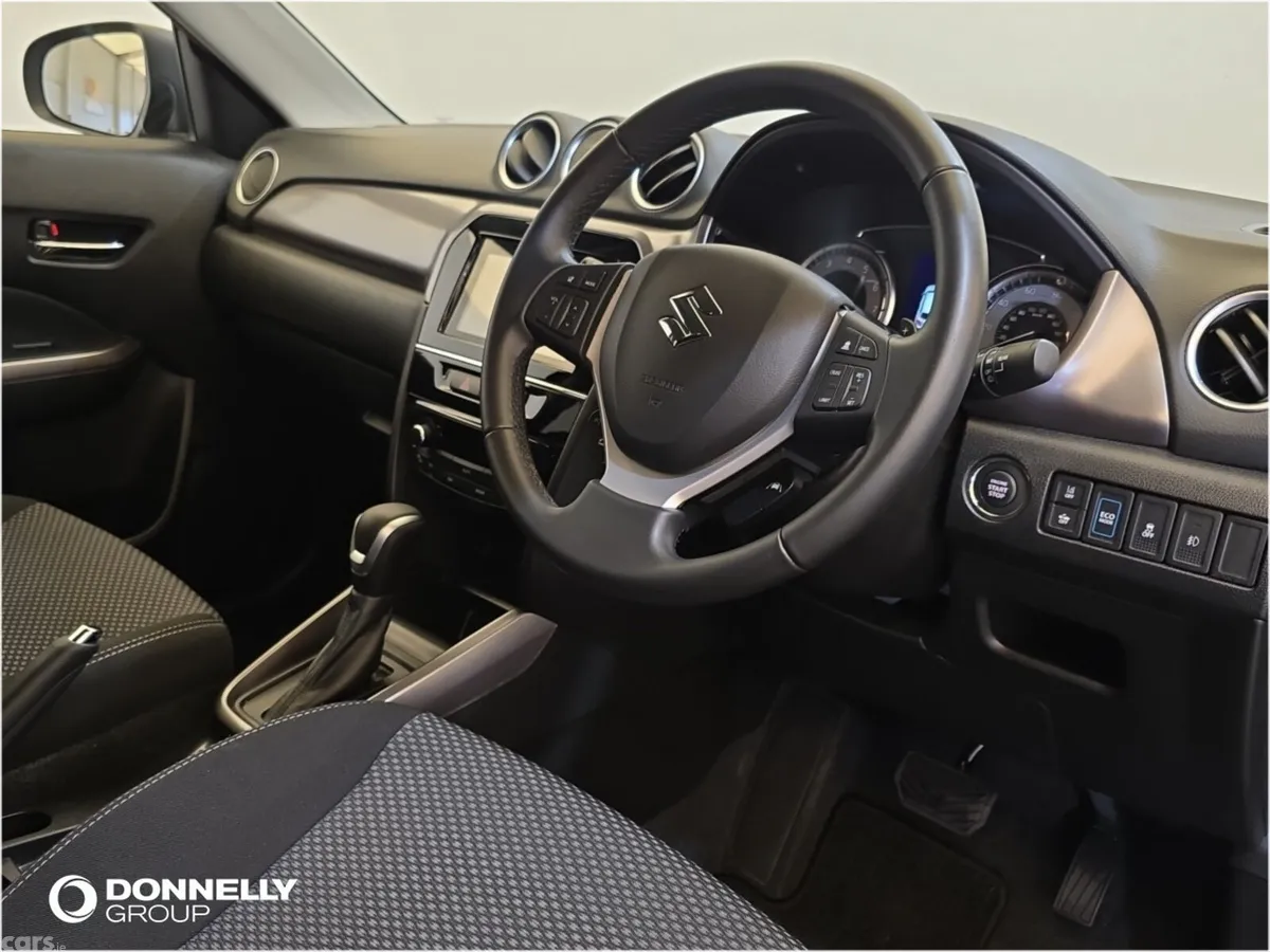 Suzuki Vitara Estate, Petrol Hybrid, 2022, Black