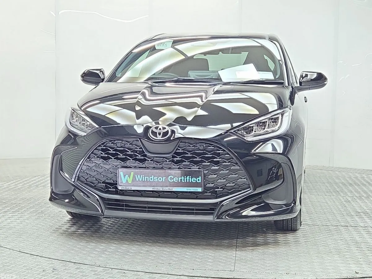 Toyota Yaris Hatchback, Petrol Hybrid, 2024, Black