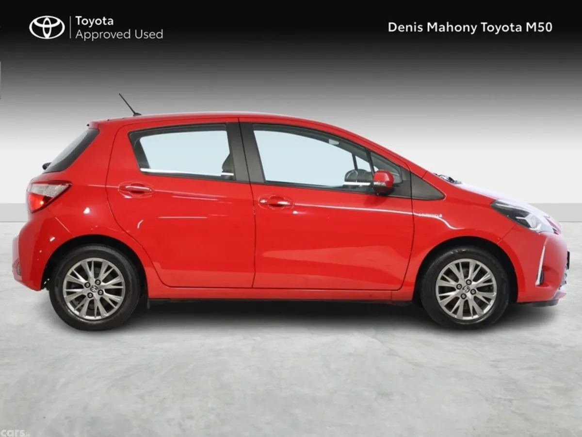 Toyota Yaris Hatchback, Petrol Hybrid, 2017, Red