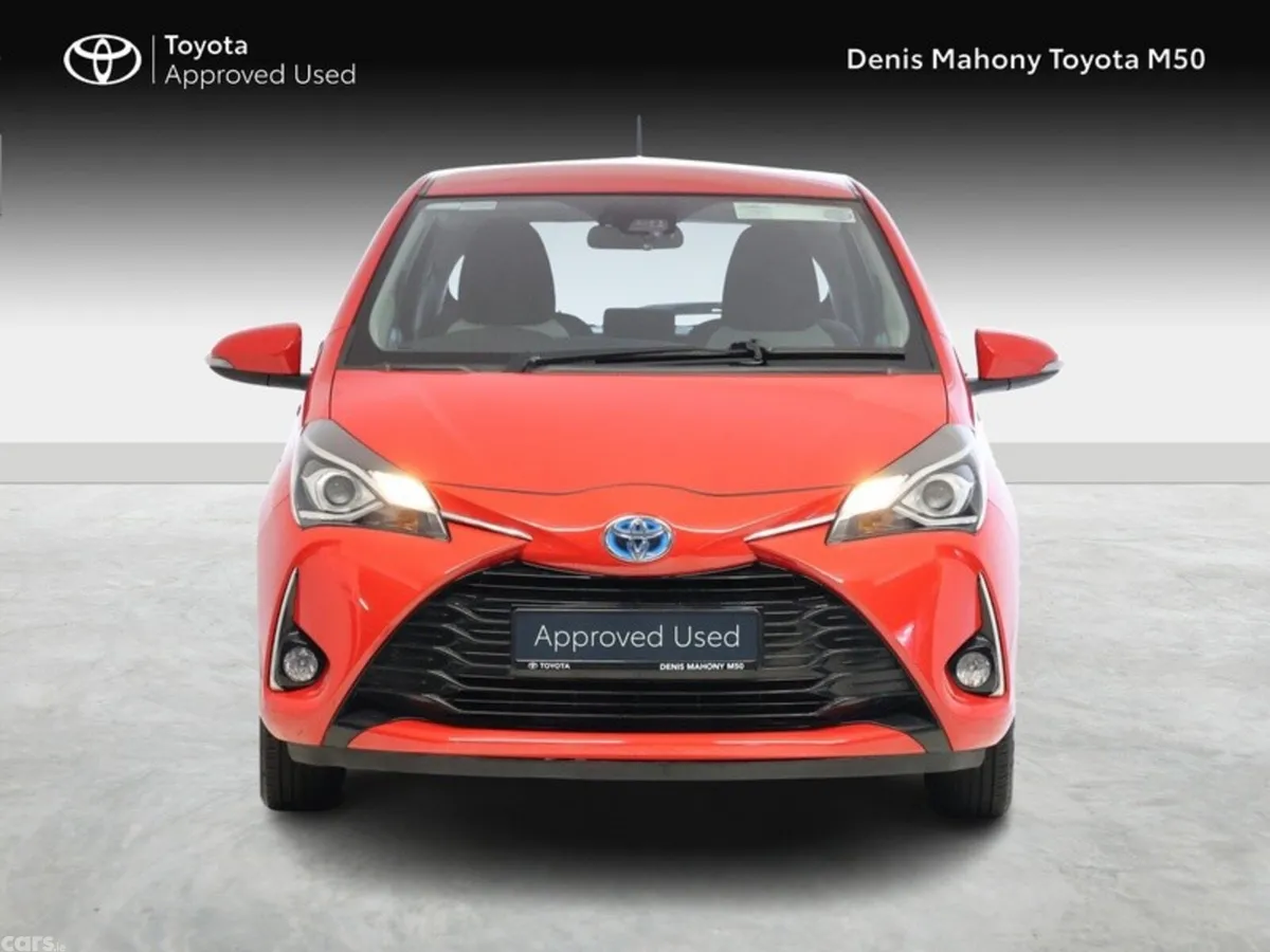 Toyota Yaris Hatchback, Petrol Hybrid, 2017, Red