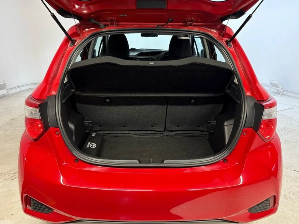 Toyota Yaris Hatchback, Petrol Hybrid, 2017, Red