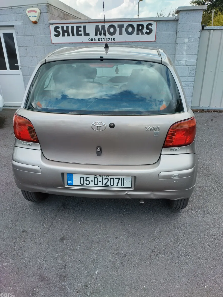 Toyota Yaris Hatchback, Petrol, 2005, Silver