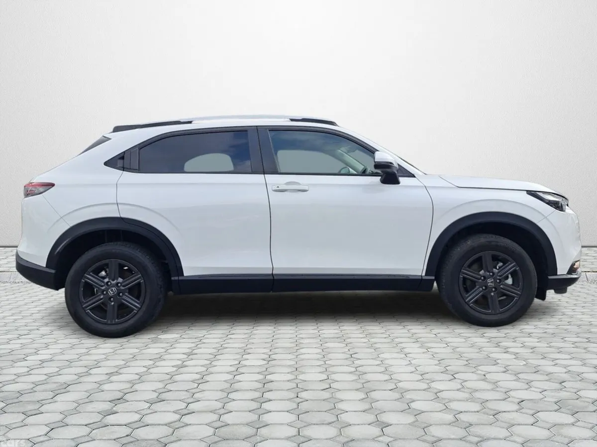 Honda Vezel SUV, Petrol Hybrid, 2024, White