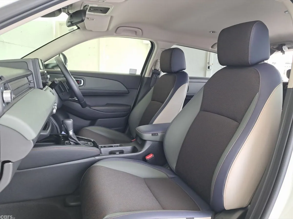 Honda Vezel SUV, Petrol Hybrid, 2024, White