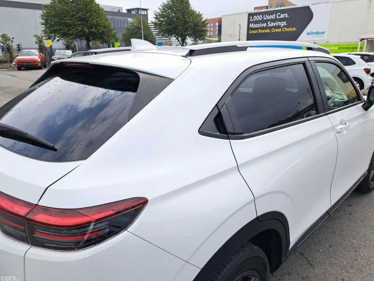 Honda Vezel SUV, Petrol Hybrid, 2024, White