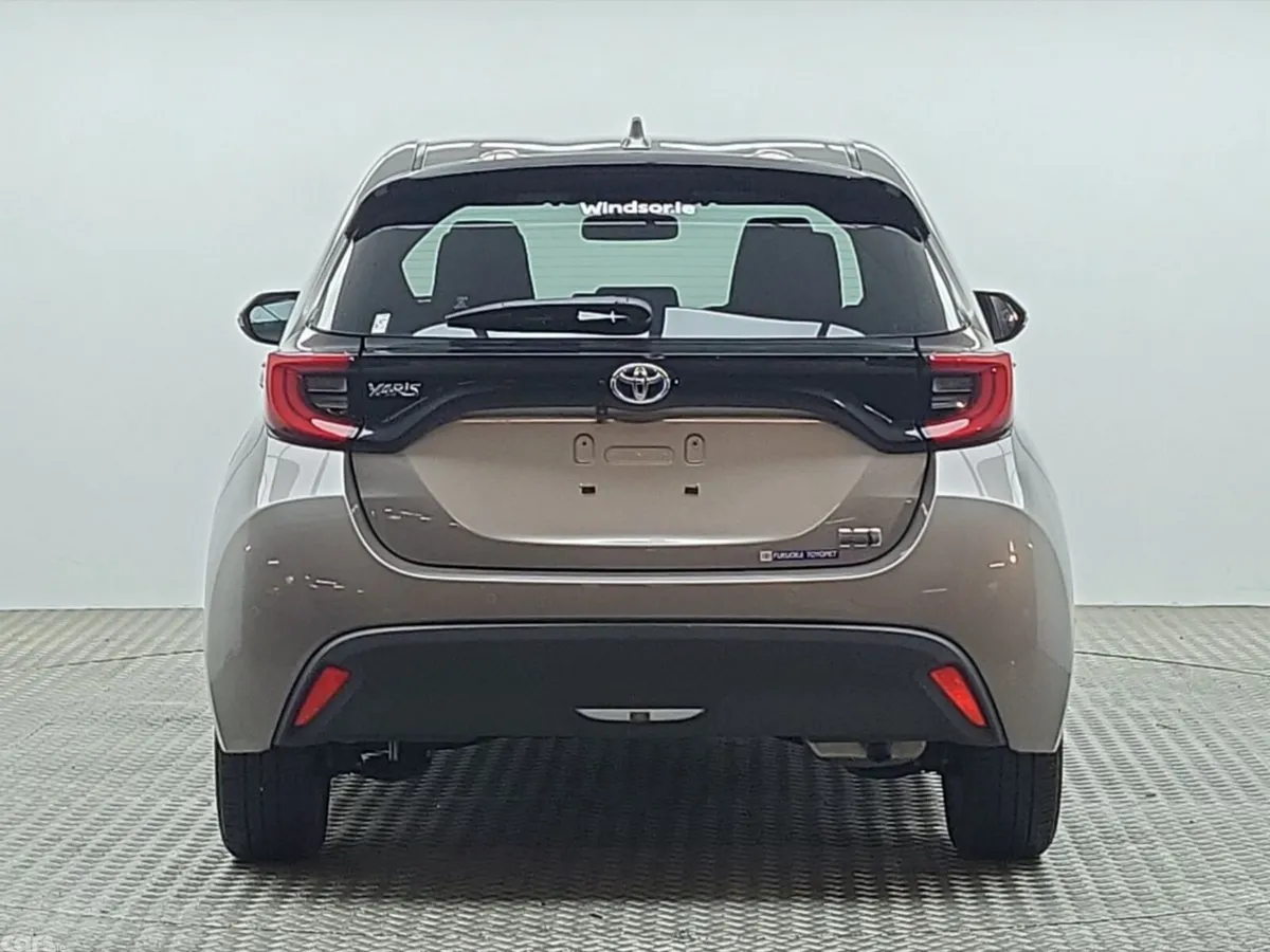 Toyota Yaris Hatchback, Petrol Hybrid, 2023, Brown