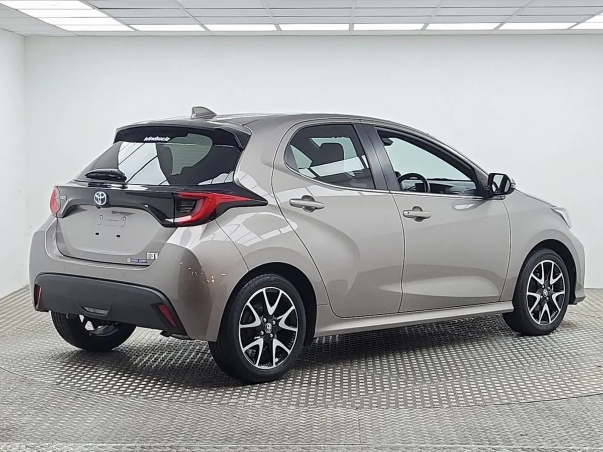 Toyota Yaris Hatchback, Petrol Hybrid, 2023, Brown