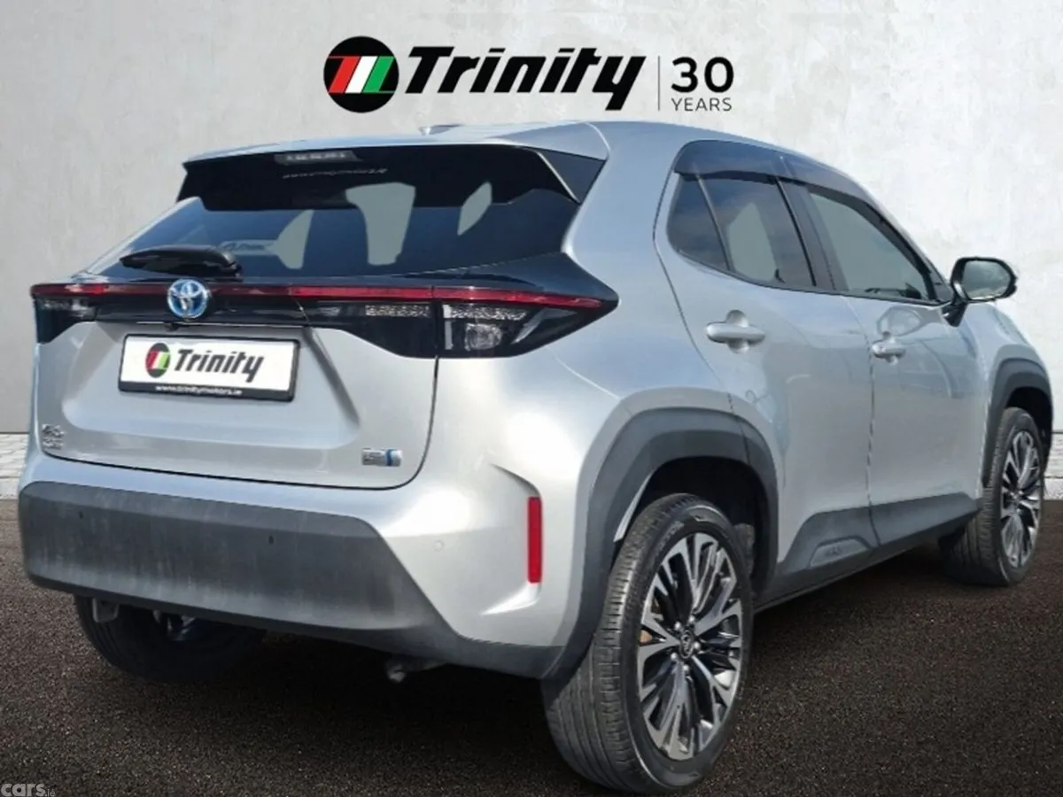 Toyota Yaris Cross SUV, Petrol Hybrid, 2021, Silver