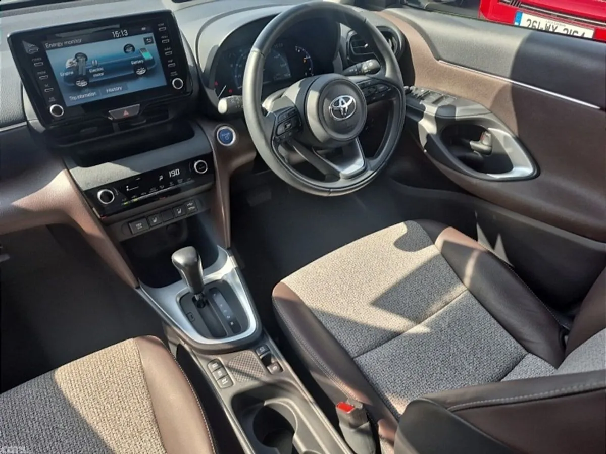Toyota Yaris Cross SUV, Petrol Hybrid, 2021, Silver