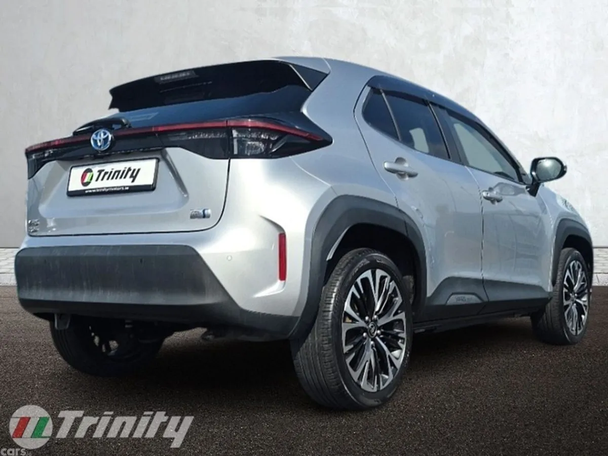 Toyota Yaris Cross SUV, Petrol Hybrid, 2021, Silver