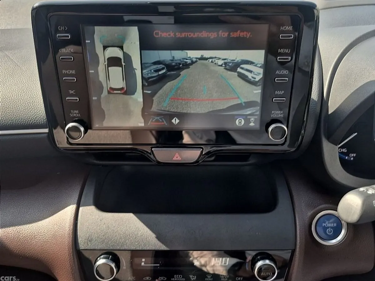 Toyota Yaris Cross SUV, Petrol Hybrid, 2021, Silver