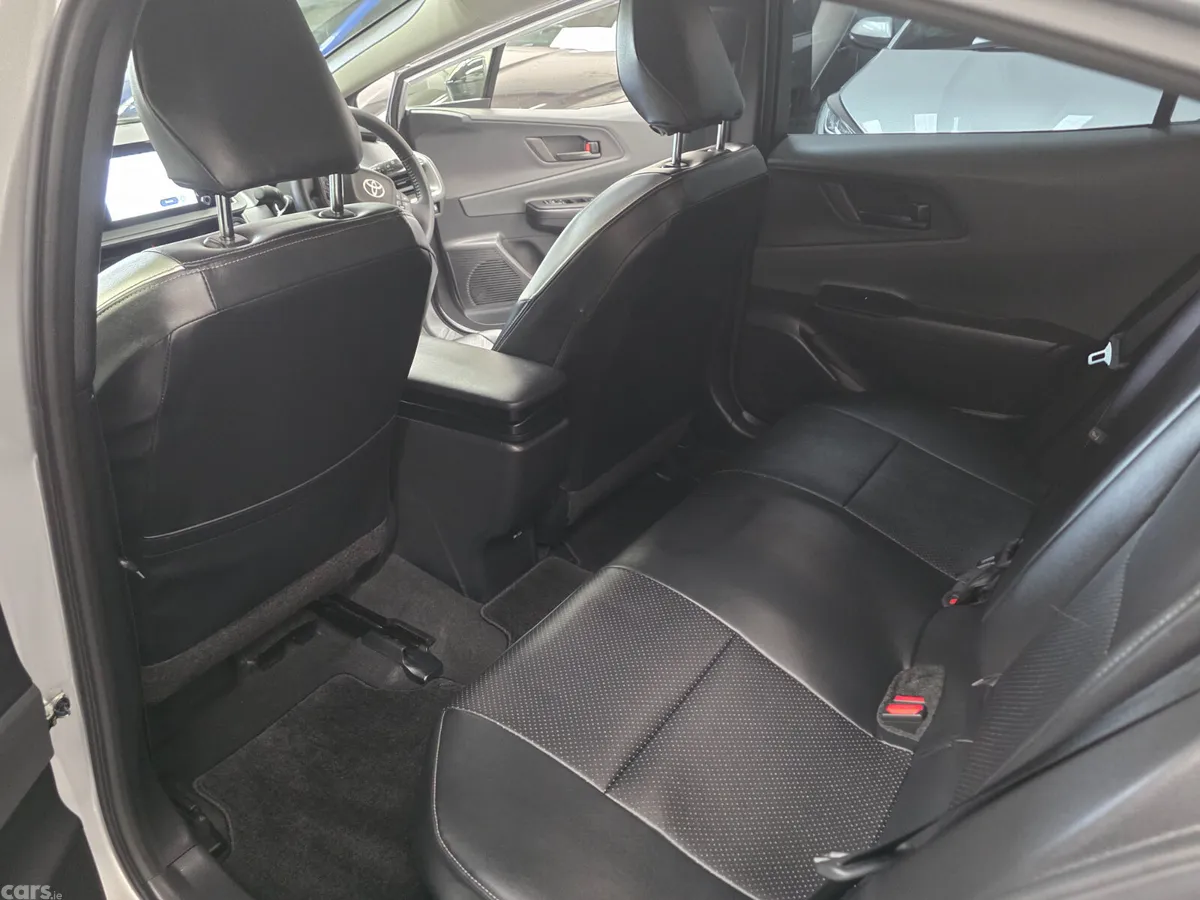 Toyota Prius Hatchback, Petrol Hybrid, 2023, Silver