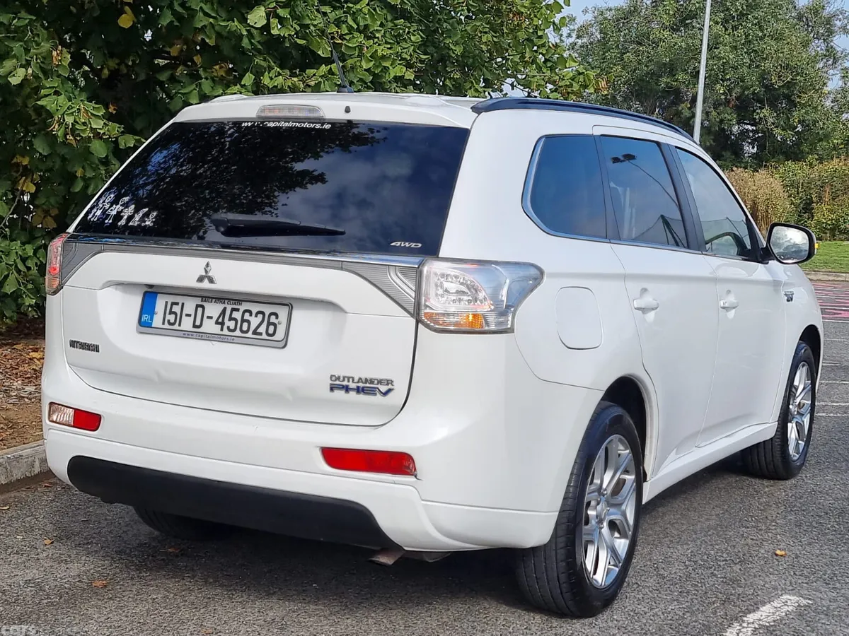 Mitsubishi Outlander SUV, Petrol Plug-in Hybrid, 2015, White