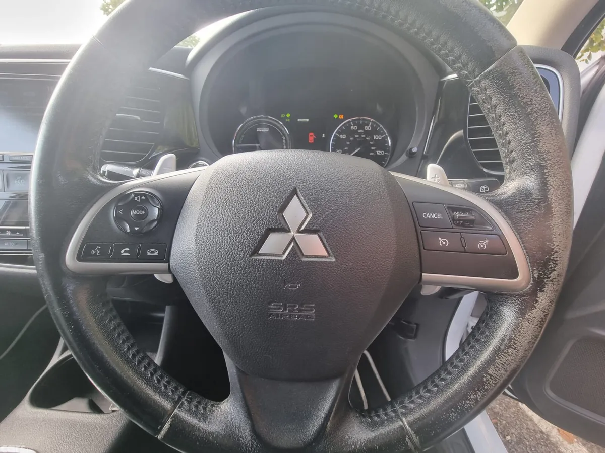 Mitsubishi Outlander SUV, Petrol Plug-in Hybrid, 2015, White