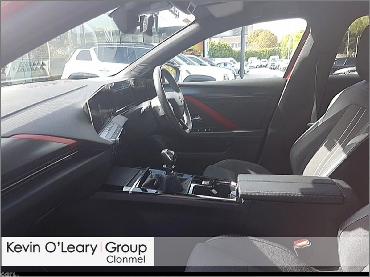Opel Astra Hatchback, Petrol, 2022, Red