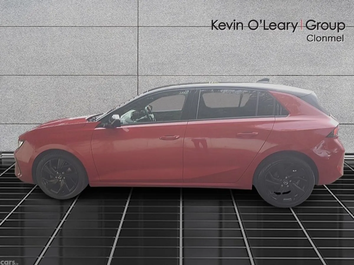 Opel Astra Hatchback, Petrol, 2022, Red