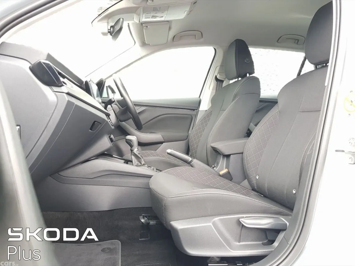 Skoda Kamiq Hatchback, Petrol, 2023, Grey