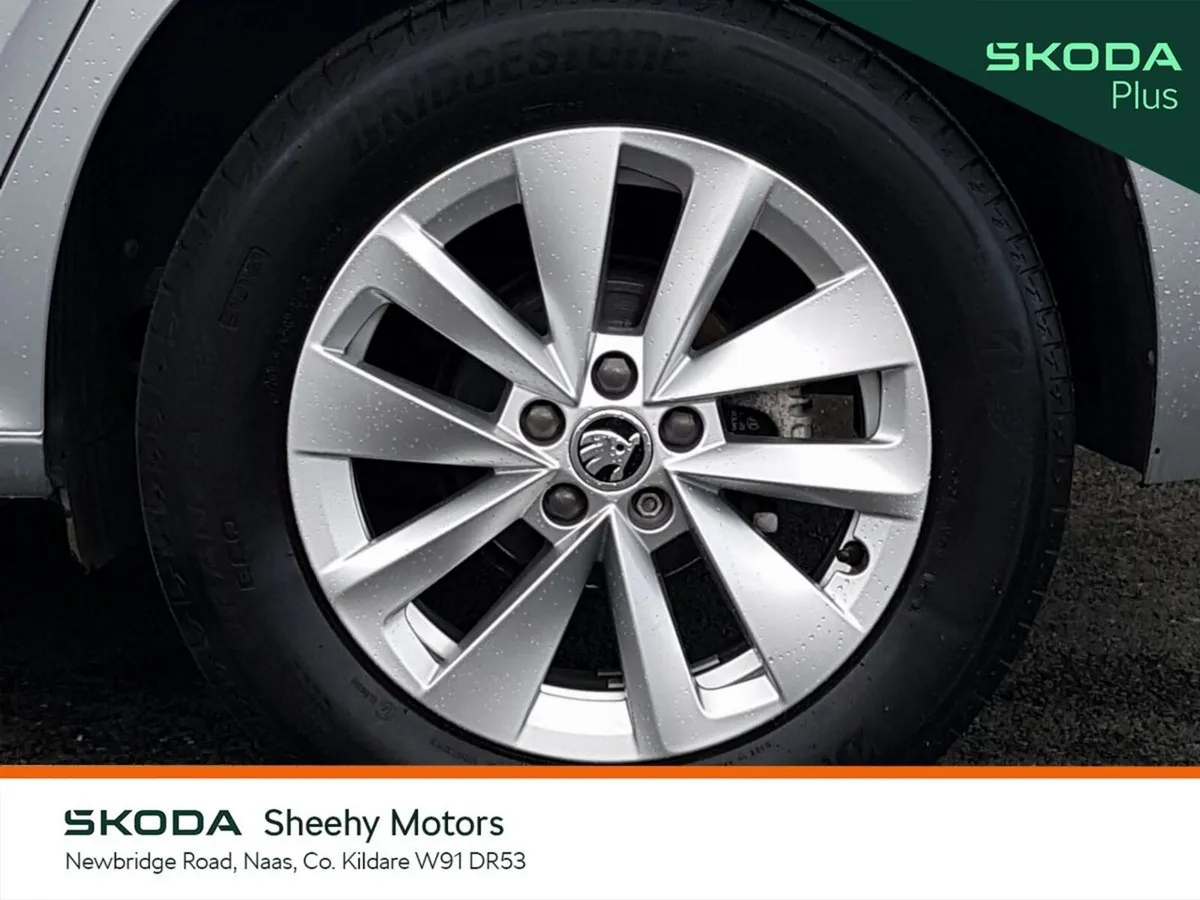 Skoda Kamiq Hatchback, Petrol, 2023, Grey