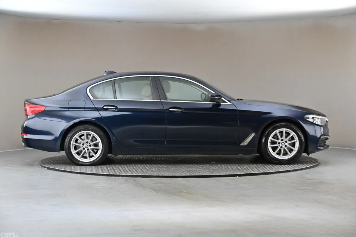 BMW 5-Series Saloon, Diesel, 2017, Blue