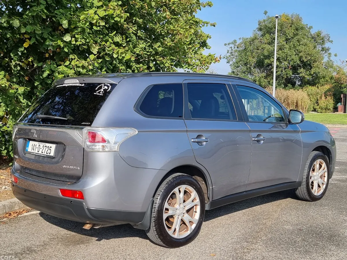 Mitsubishi Outlander SUV, Diesel, 2014, Grey