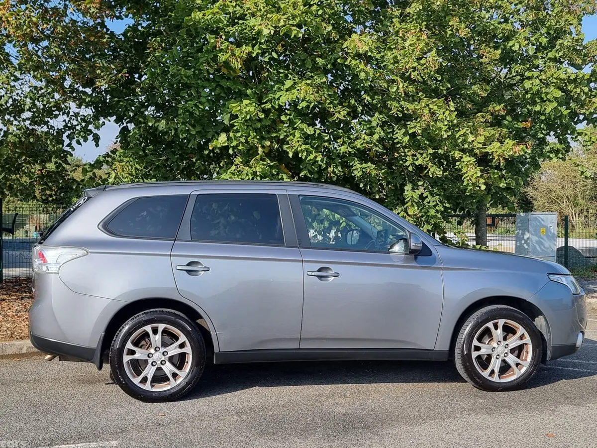 Mitsubishi Outlander SUV, Diesel, 2014, Grey