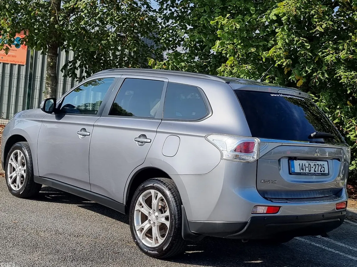 Mitsubishi Outlander SUV, Diesel, 2014, Grey