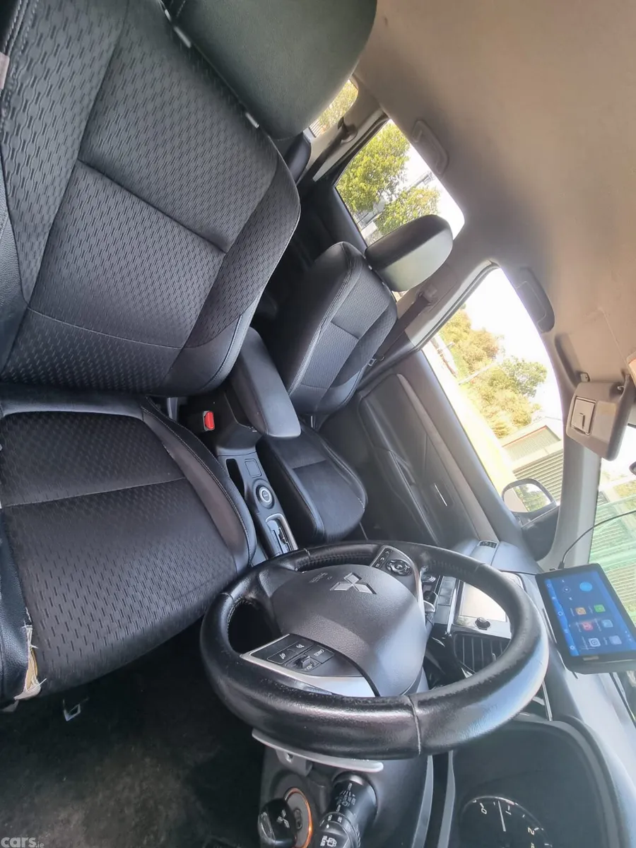 Mitsubishi Outlander SUV, Diesel, 2014, Grey