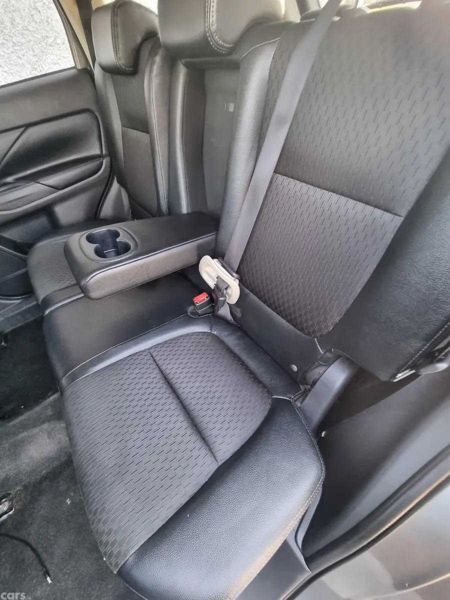 Mitsubishi Outlander SUV, Diesel, 2014, Grey