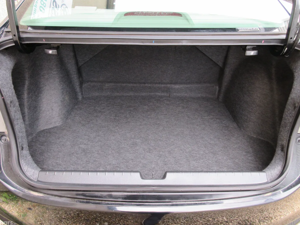 Honda Grace Saloon, Petrol Hybrid, 2015, Black