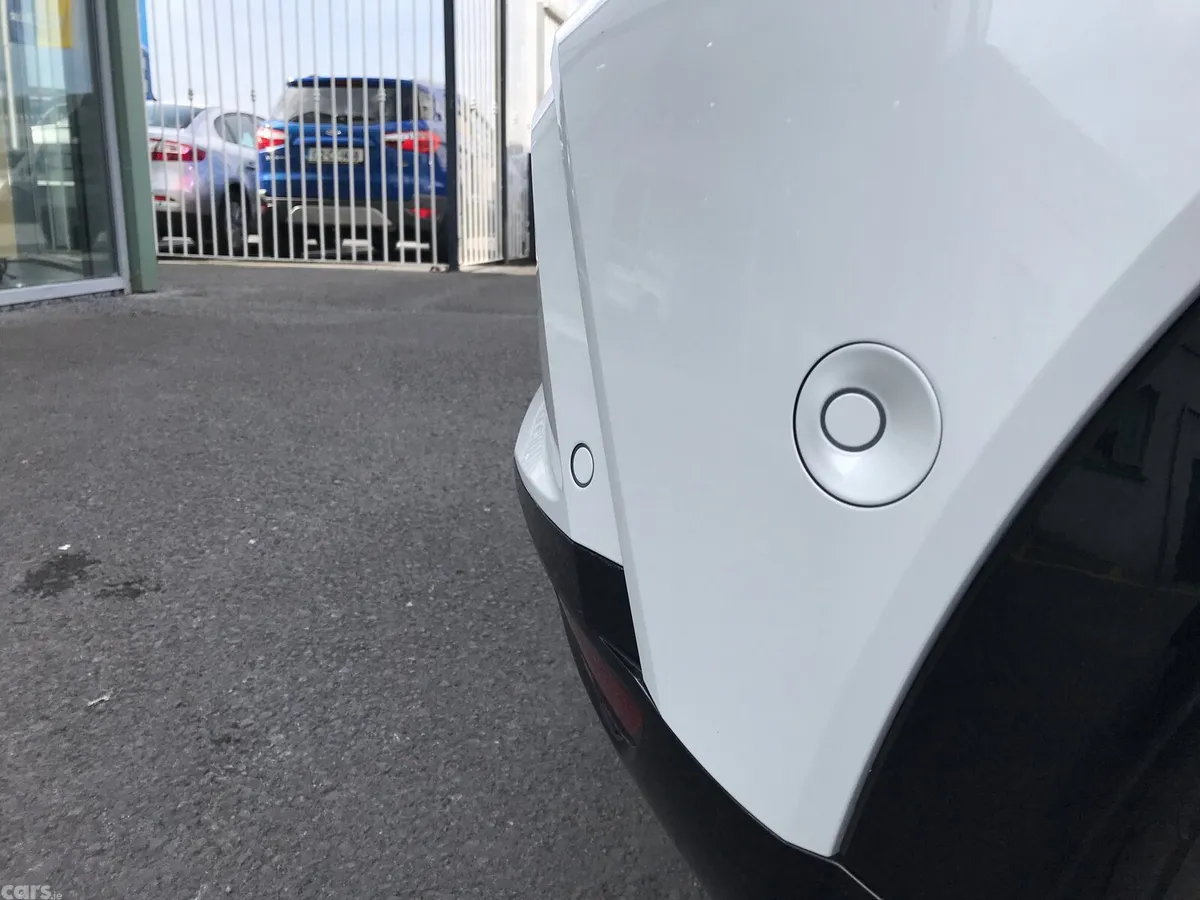Renault 5 Hatchback, Electric, 2026, White