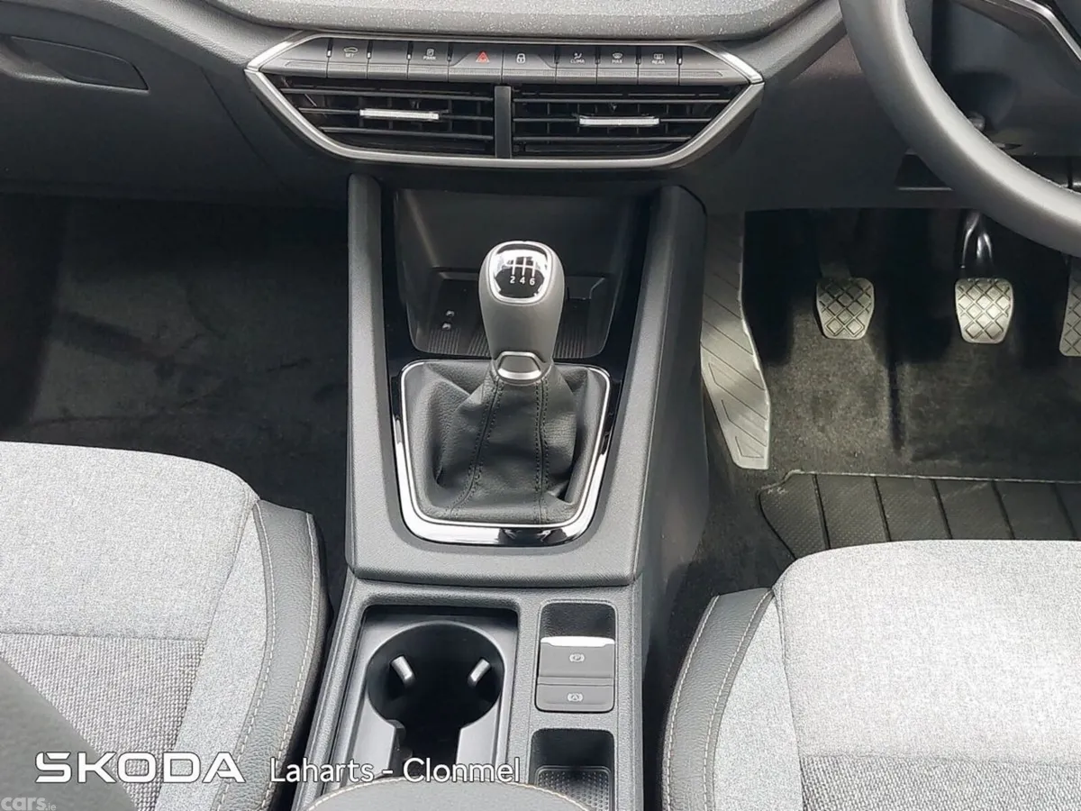 Skoda Octavia Saloon, Diesel, 2026, Grey