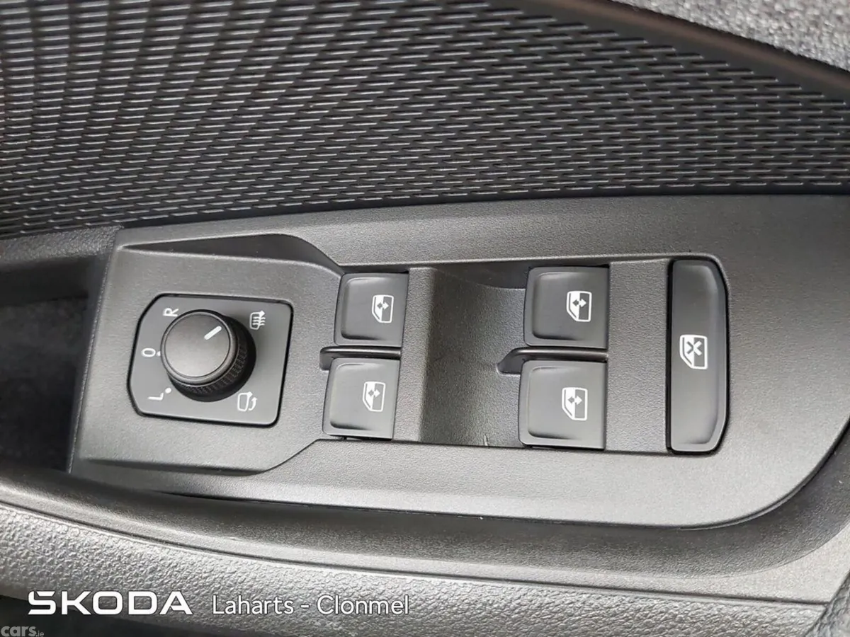 Skoda Octavia Saloon, Diesel, 2026, Grey