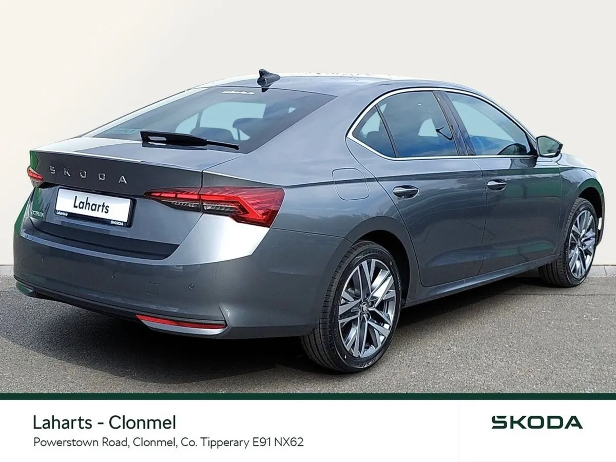 Skoda Octavia Saloon, Diesel, 2026, Grey