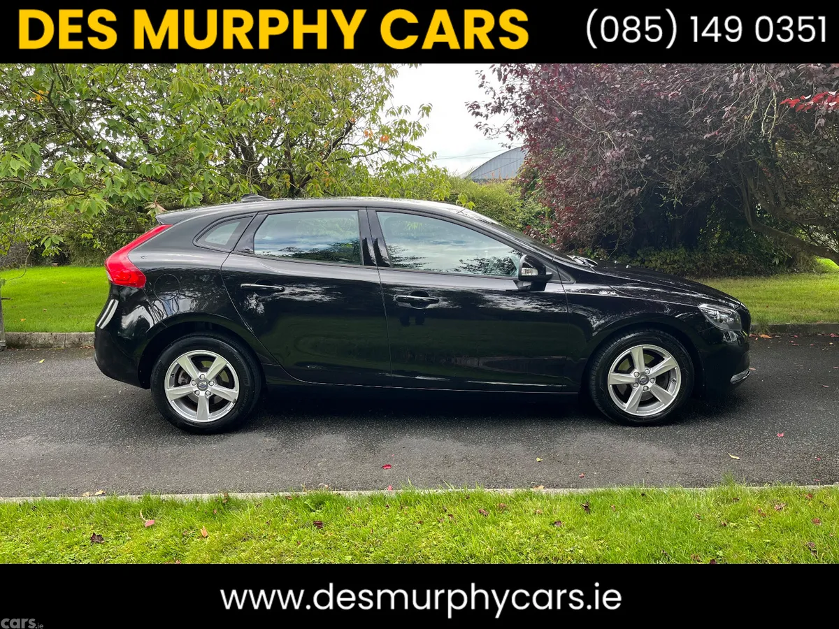 Volvo V40 Hatchback, Petrol, 2016, Black