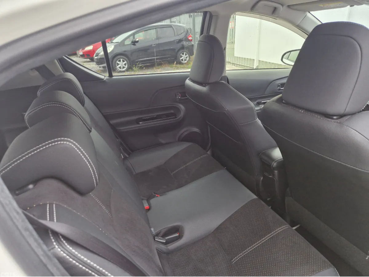 Toyota Aqua Hatchback, Petrol Hybrid, 2015, White