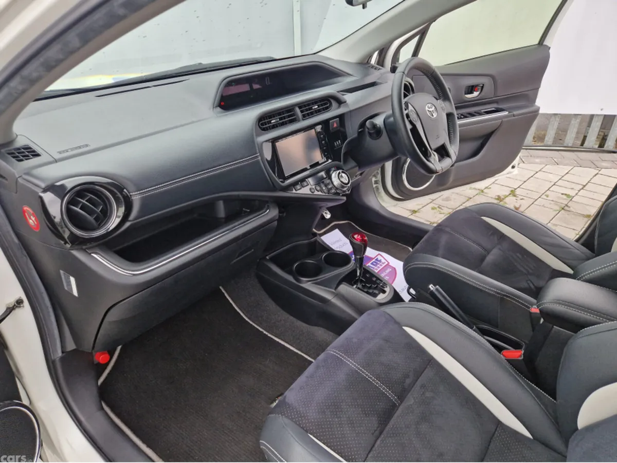 Toyota Aqua Hatchback, Petrol Hybrid, 2015, White