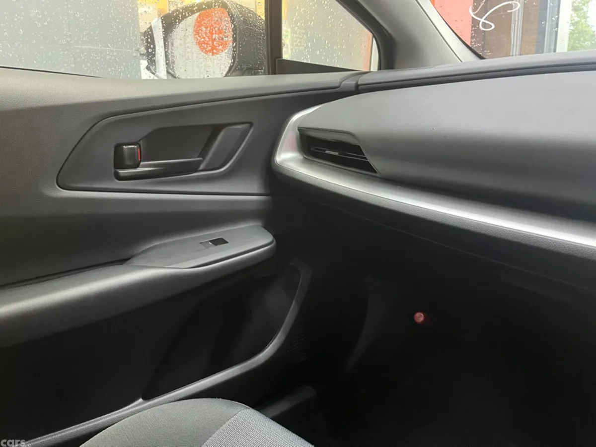 Toyota Prius Saloon, Petrol Hybrid, 2025, White